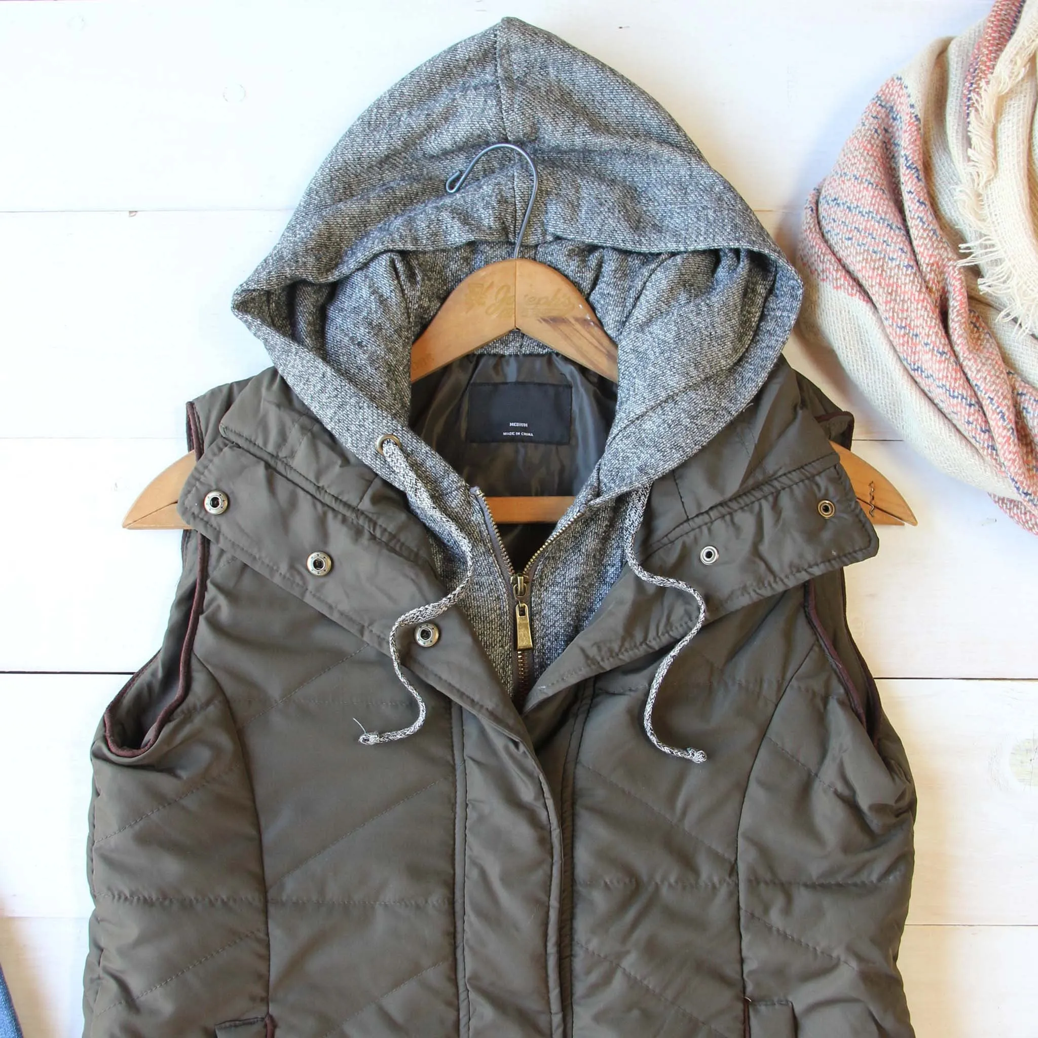 Forest Smoke Hooded Vest in Olive