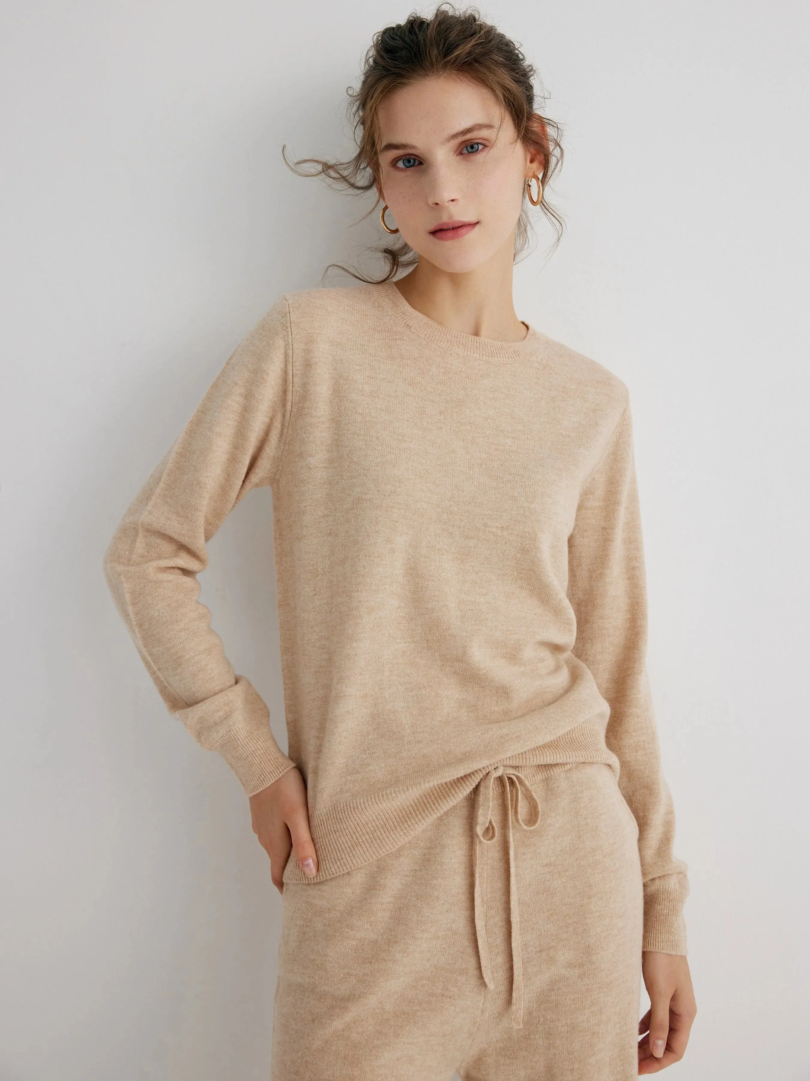 Nina 100% Merino Wool Oatmeal Fitted Crewneck Pullover